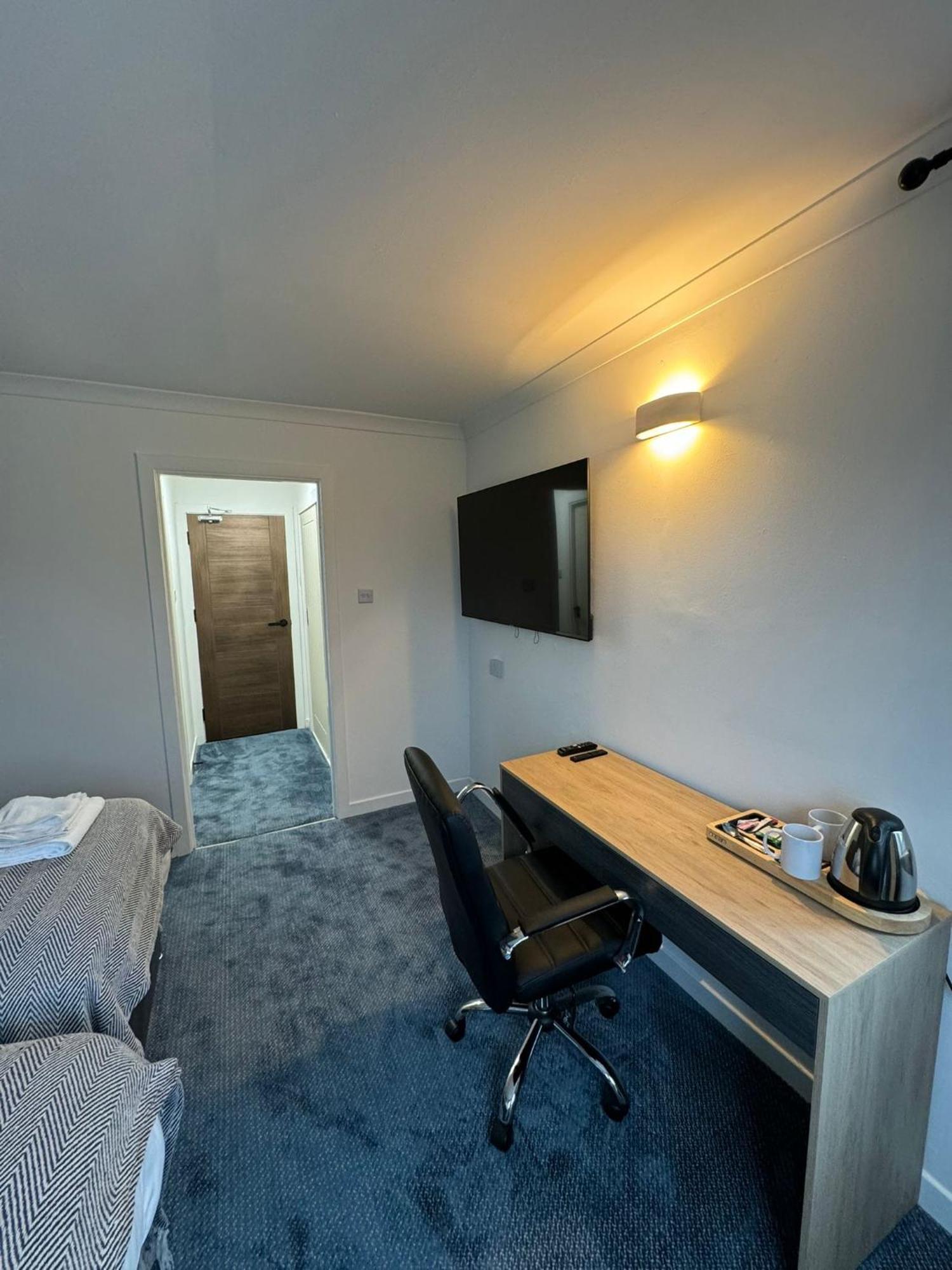 Newly Renovated Cozy Rooms In Fife Freuchie Exterior photo